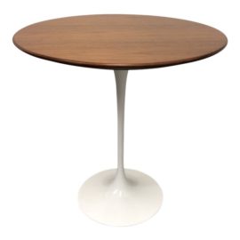 Knoll Saarinen Walnut Top Side Table. Original Price: $1,650