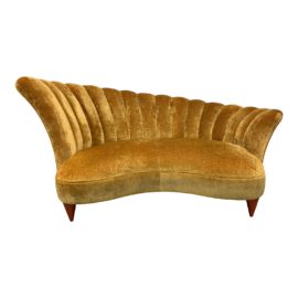 Urbana Barcelona Velvet Loveseat
