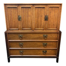Late 20th Century Henredon Oak Gentleman's Chest