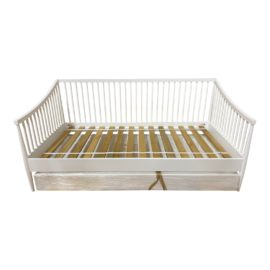 Crate & Barrel Hampshire Spindle White Daybed