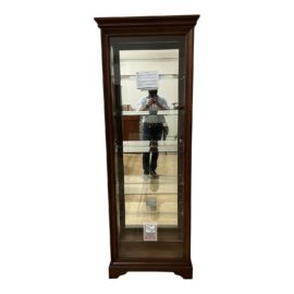Pulaski Furniture Traditional Cherry Stain Glass Display Curio Cabinet. Original Price: $998