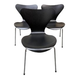Fritz Hansen Series 7 Chairs, a Set of 3