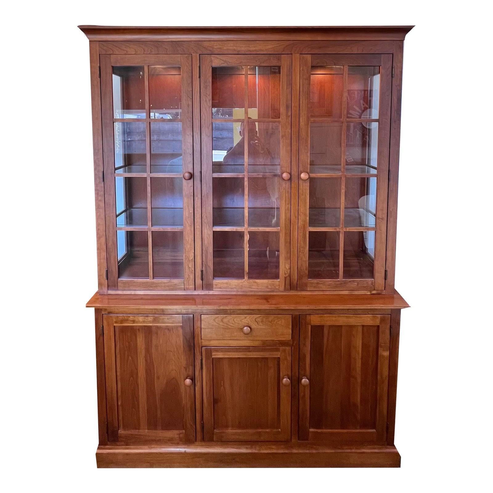 Ethan Allen American Impression Two-Piece Lighted Hutch - Design