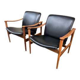 Fredrik A. Kayser Modell 711 Black Leather Chairs. Original Price: $7,790