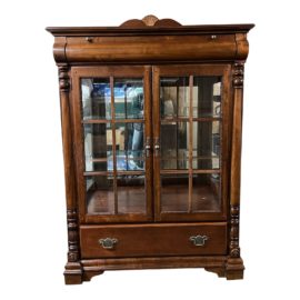 Thomasville Vintage Lighted China Cabinet