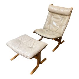Late 20th Century Westnofa Ingmar Relling Siesta 302 Leather Chair + Ottoman