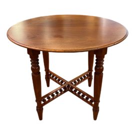 Circa 1990's Baker Furniture Milling Road American Colonial Carved Tea Table