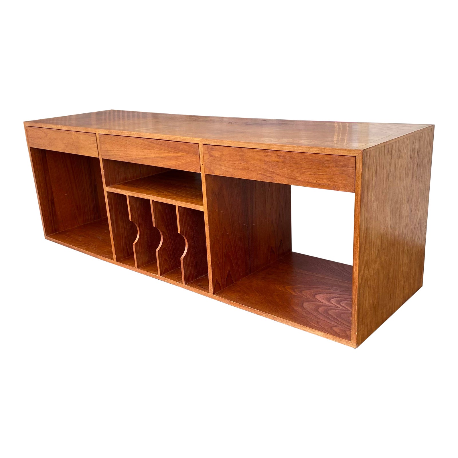 https://dmocckg0ufiji.cloudfront.net/wp-content/uploads/2023/04/21001644/vintage-teak-credenzarecord-cabinet-5482.jpeg