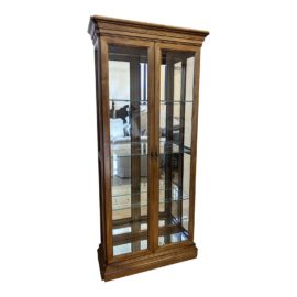 American of Martinsville Traditional Oak China Cabinet