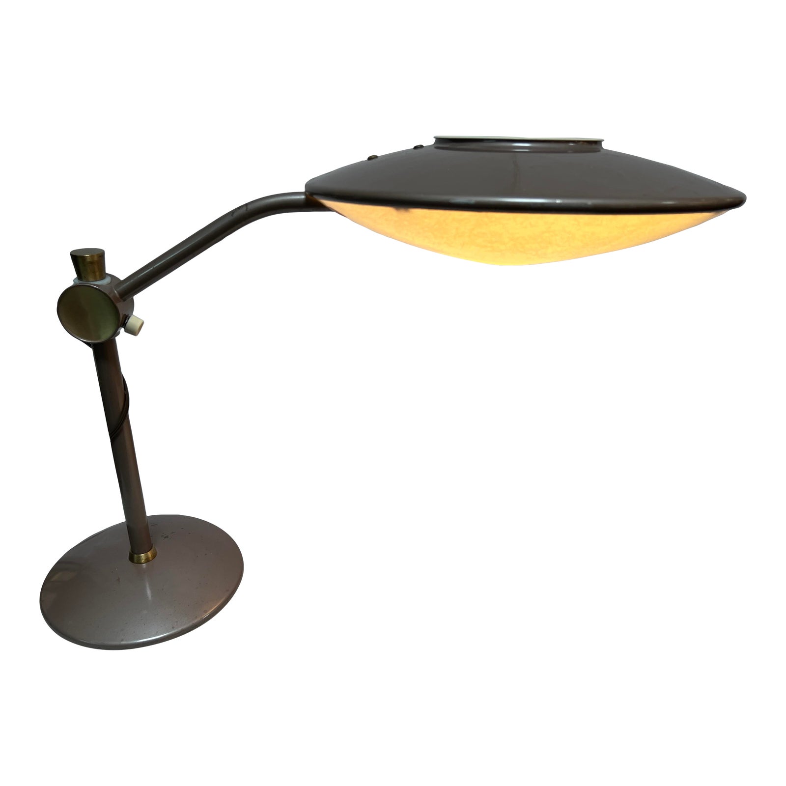 Mid 20th Century Dazor Manufacturing Saucer Table Lamp - Design