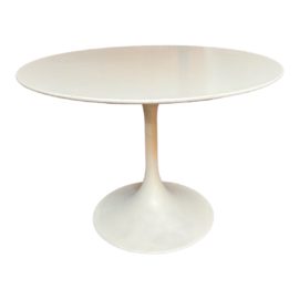 Saarinen Style Tulip Table