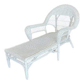 White Wicker Chaise Lounge