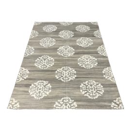 Madeline Weinrib Amagansett Medallion Area Rug - 5′3″ × 7′10″