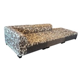 Della Robbia Fleur De Lis Tufted Three Piece Sectional