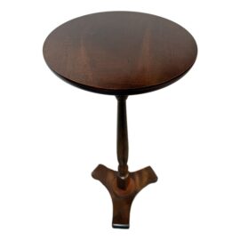 Circa 1991 the Bombay Co. Traditional Pedestal Accent Table