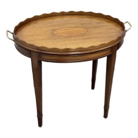Kittinger 20th Century Oval Side Table With Scalloped Gallery