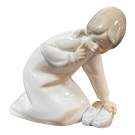 Vicente Martínez for Lladró Little Girl With Slippers Porcelain Figurine, Signed