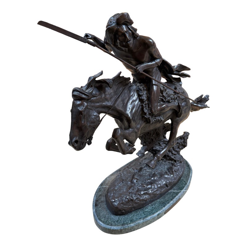 Fredeic Remington Roman Bronze Cheyenne Statue on Marble - Design