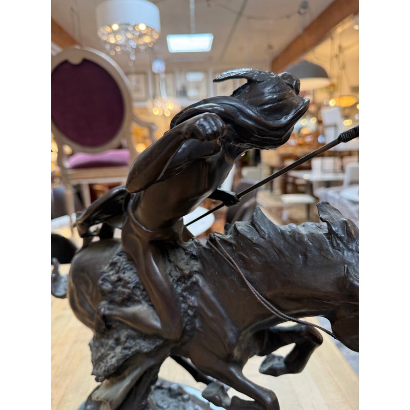 Fredeic Remington Roman Bronze Cheyenne Statue on Marble - Design