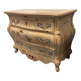 Pulaski Furniture Bombe Chest of Drawers
