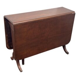 Federal Style Mahogany Drop-Leaf Gateleg Dining Table