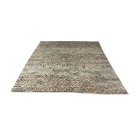8ft 9in × 11ft 10in Exquisite Rugs Revias Mist Area Rug. Estimate Price: $9,000