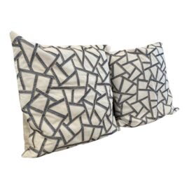 NEW Thom Filicia Home Collin Linen Pillows, Pair. Original Price: $300